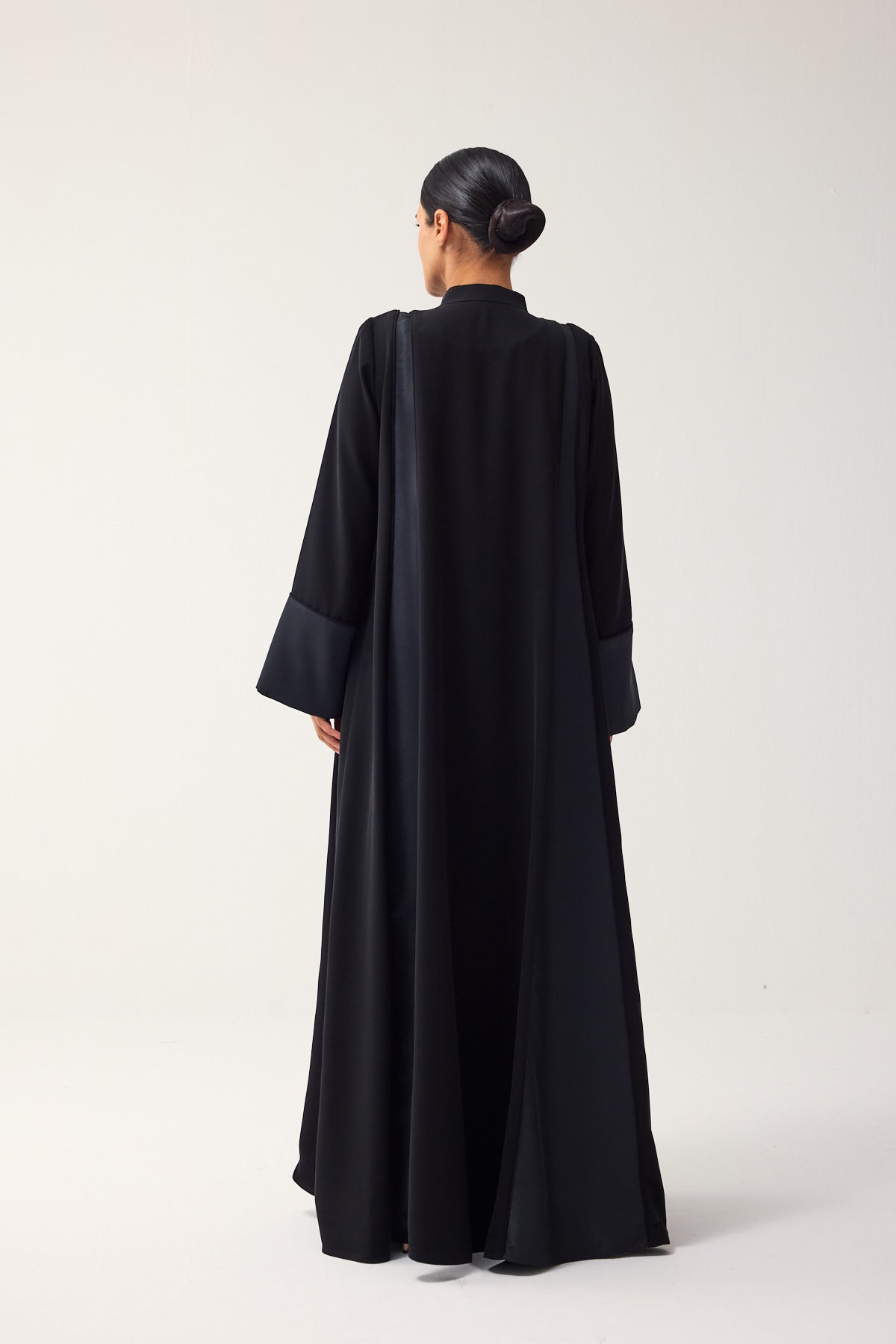 BLACK LOOSE FIT PANELLED CREPE AND SATIN ABAYA