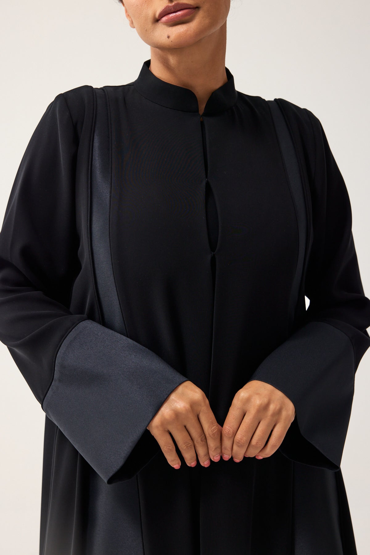 BLACK LOOSE FIT PANELLED CREPE AND SATIN ABAYA