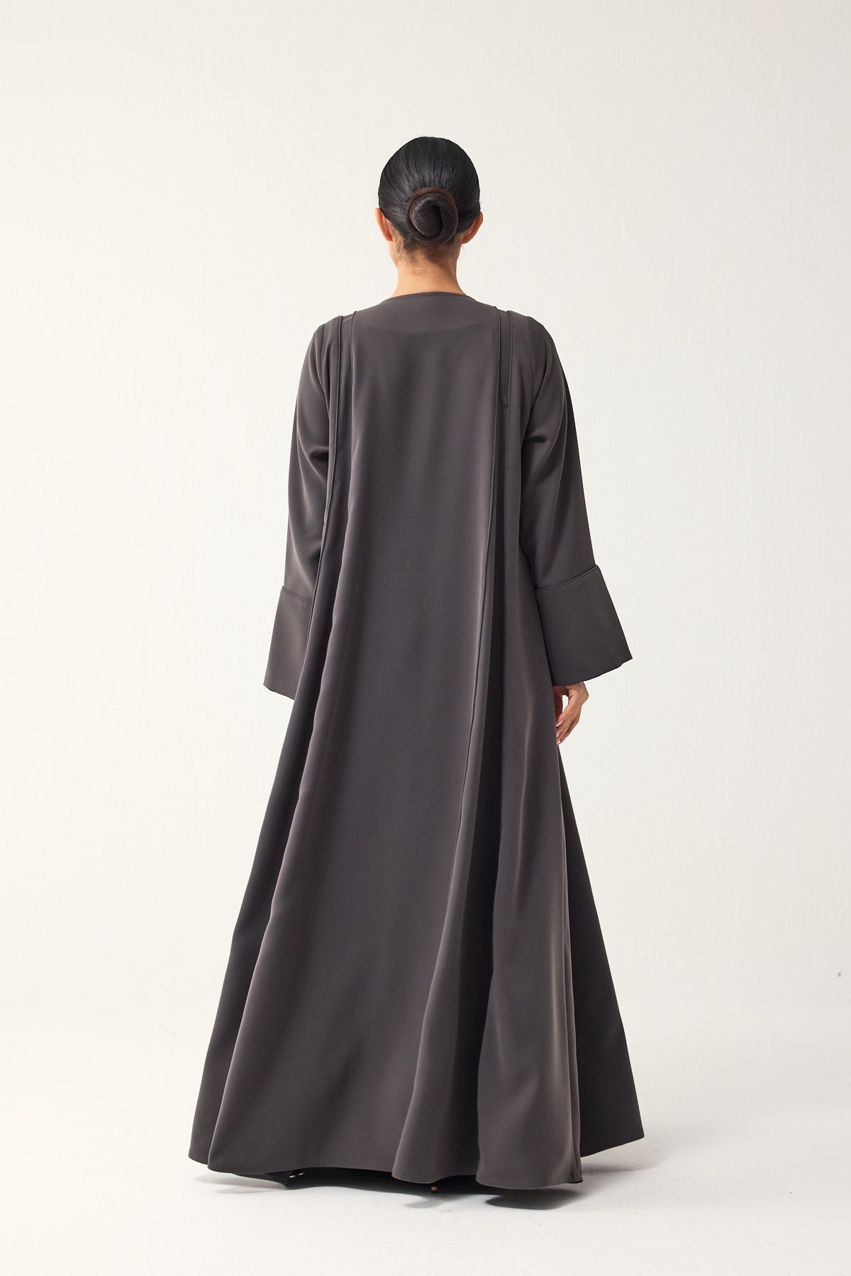 GREY LOOSE FIT PANELLED CREPE ABAYA