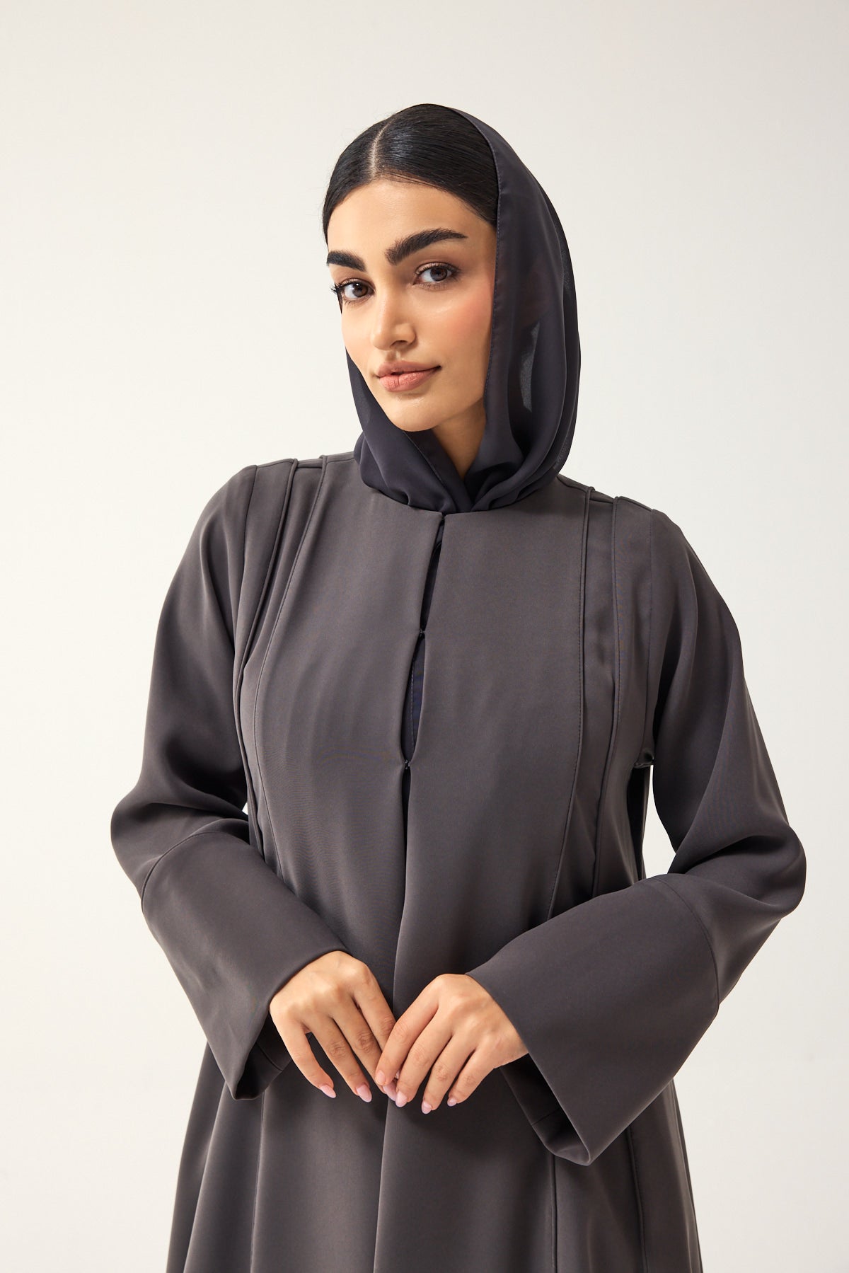 GREY LOOSE FIT PANELLED CREPE ABAYA