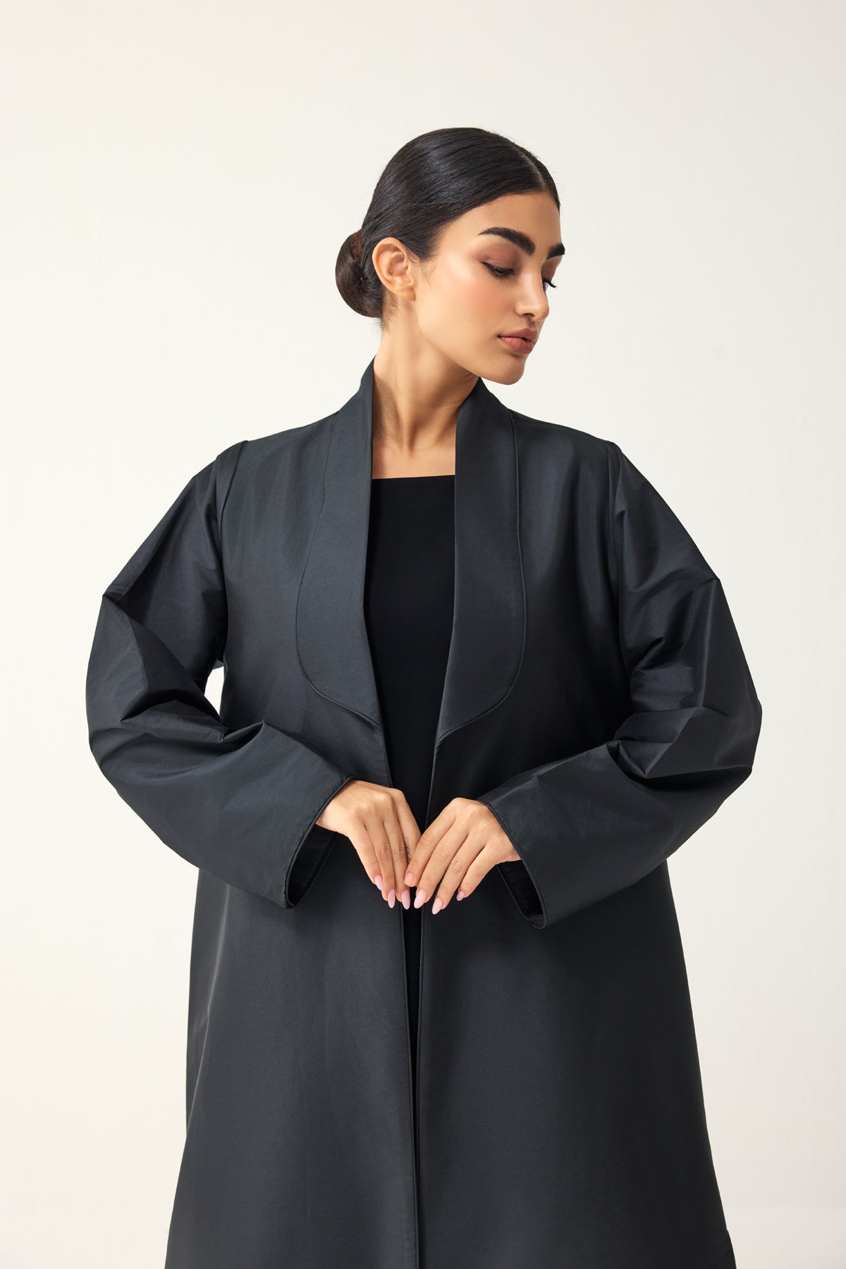 BLACK A-LINE FIT TAFFETA ABAYA