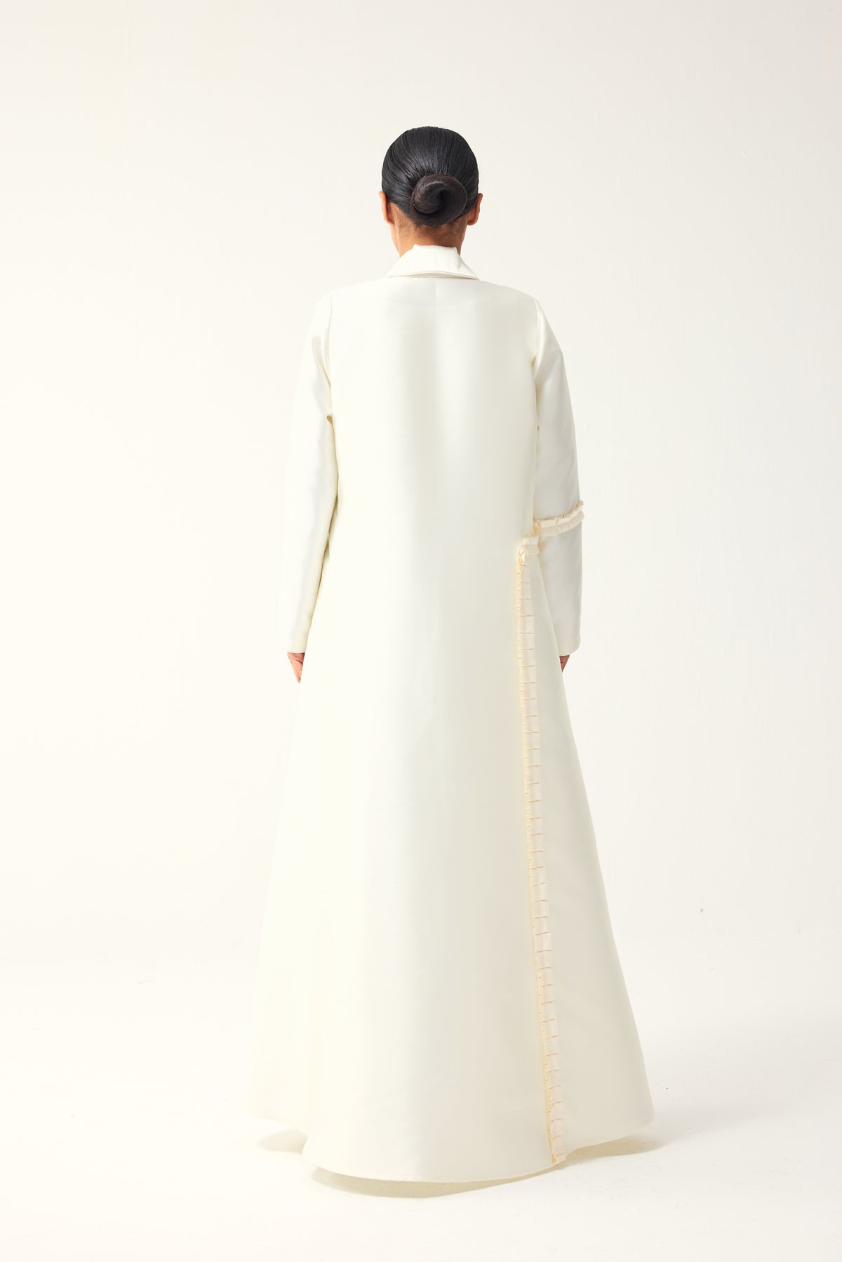 WHITE STRAIGHT FIT SATIN ABAYA
