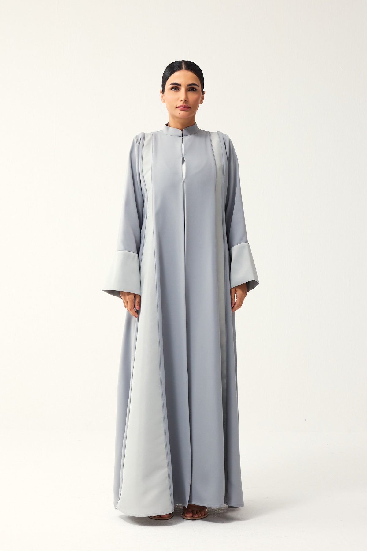 LIGHT GREY LOOSE FIT PANELLED CREPE AND SATIN ABAYA