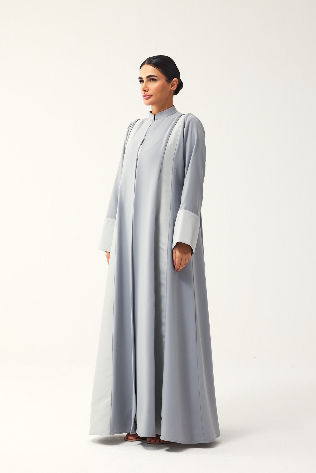 LIGHT GREY LOOSE FIT PANELLED CREPE AND SATIN ABAYA