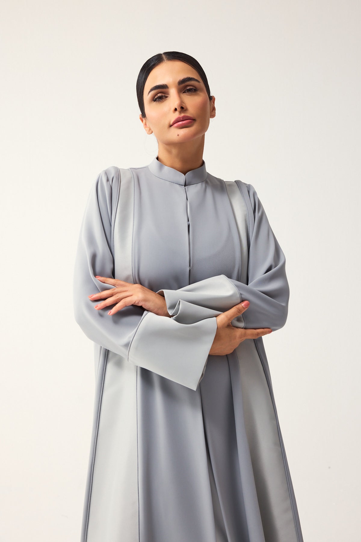 LIGHT GREY LOOSE FIT PANELLED CREPE AND SATIN ABAYA
