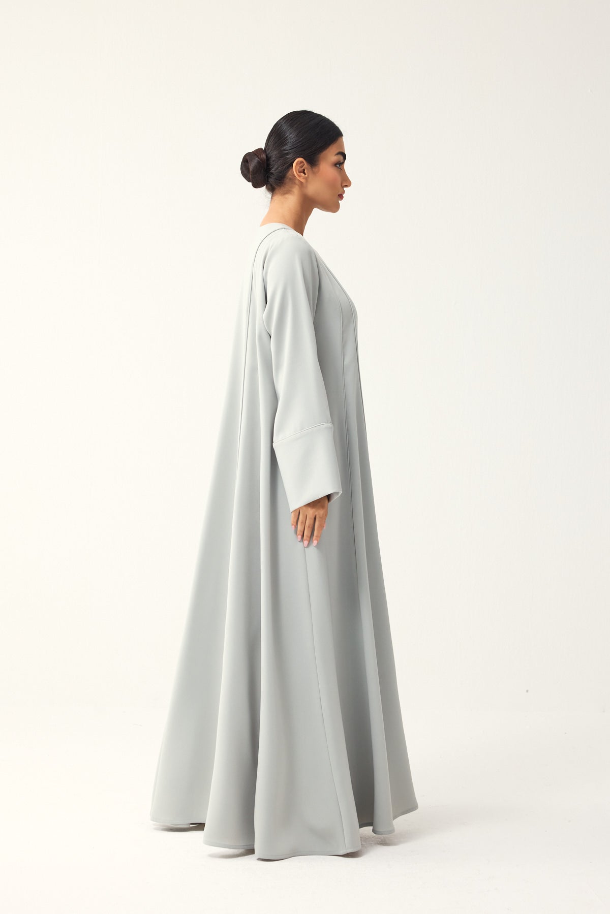 LIGHT GREY LOOSE FIT PANELLED CREPE ABAYA