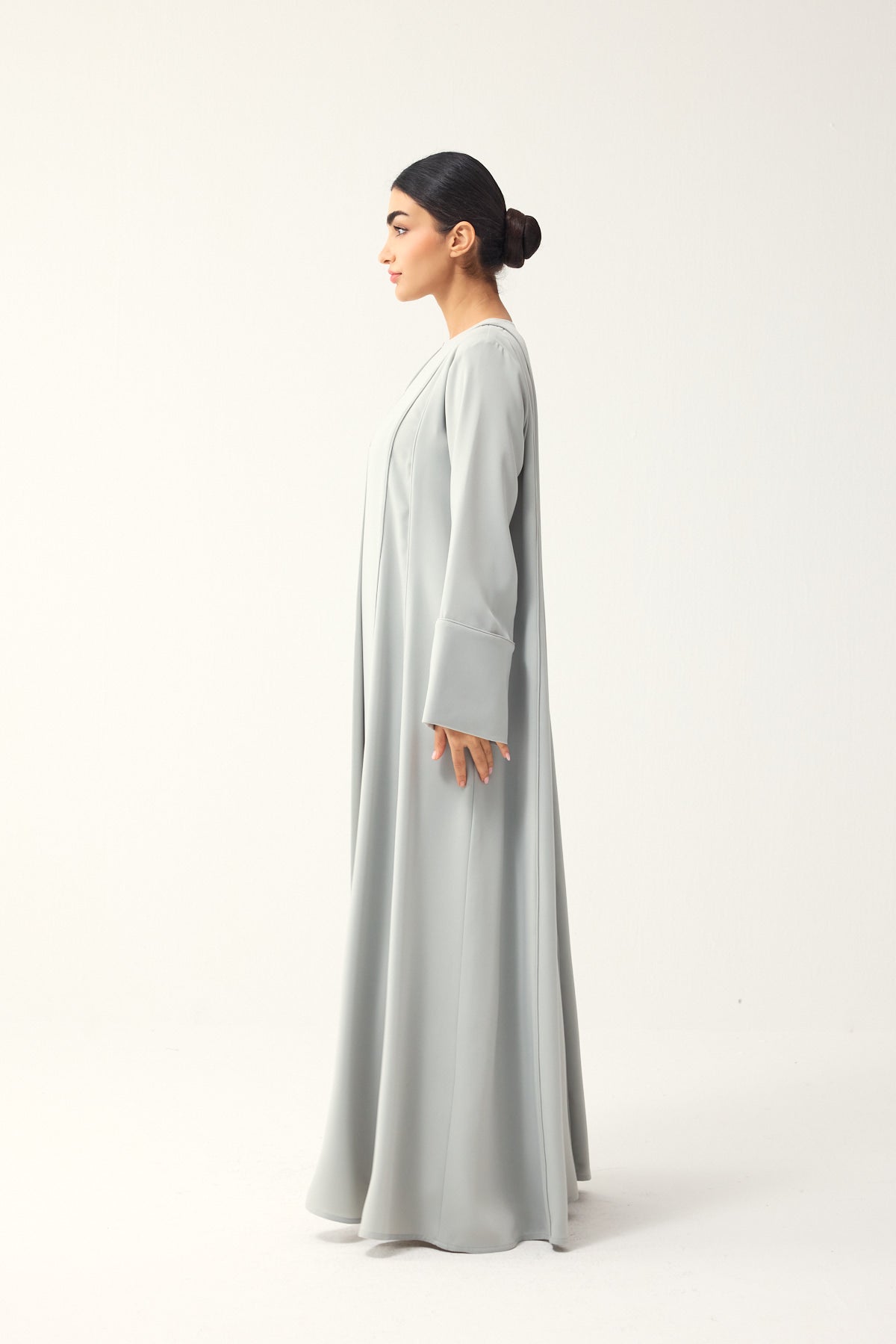 LIGHT GREY LOOSE FIT PANELLED CREPE ABAYA