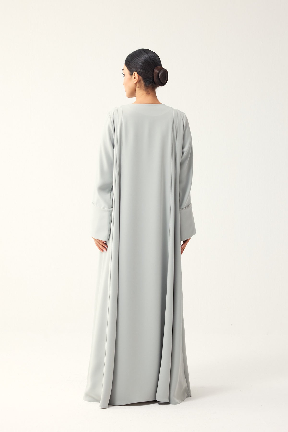 LIGHT GREY LOOSE FIT PANELLED CREPE ABAYA