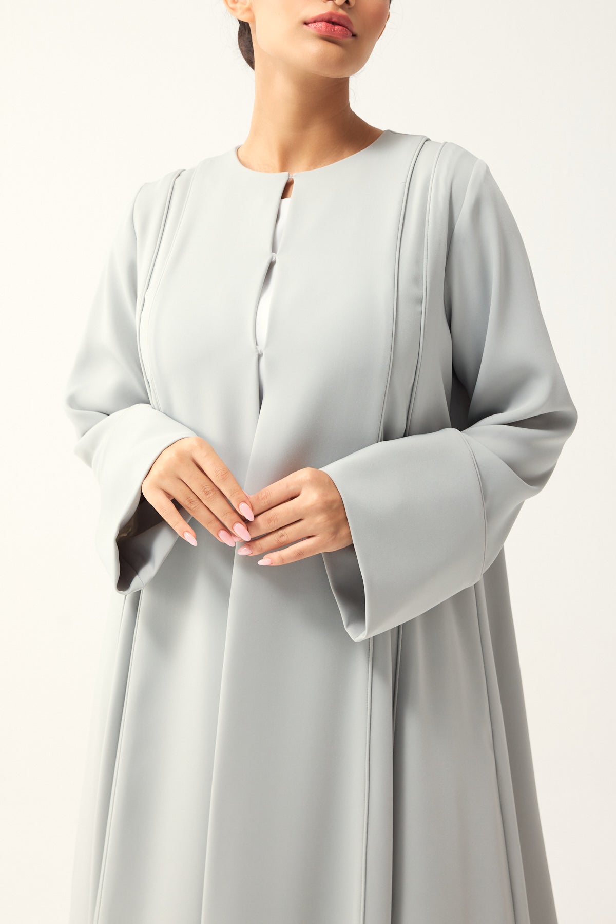LIGHT GREY LOOSE FIT PANELLED CREPE ABAYA