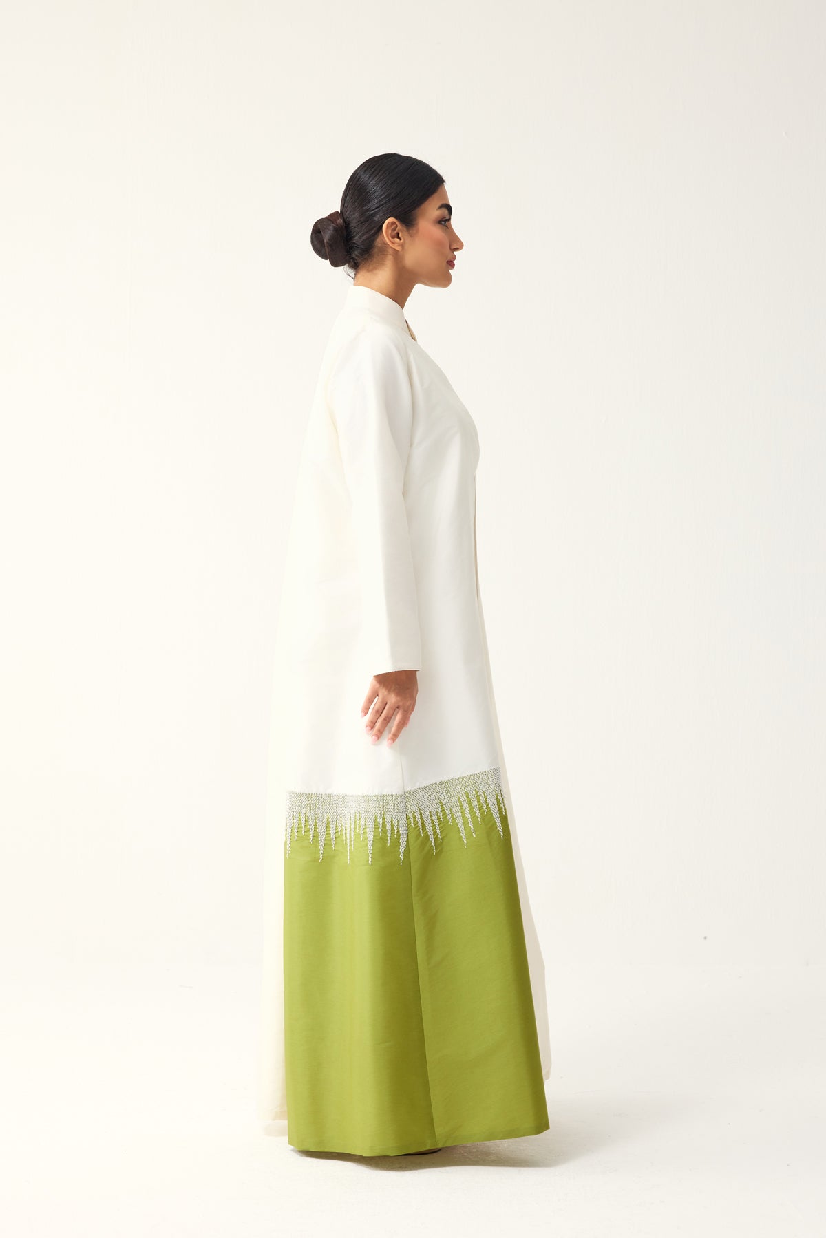 OFF-WHITE AND GREEN STRAIGHT FIT PANELLED ABAYA